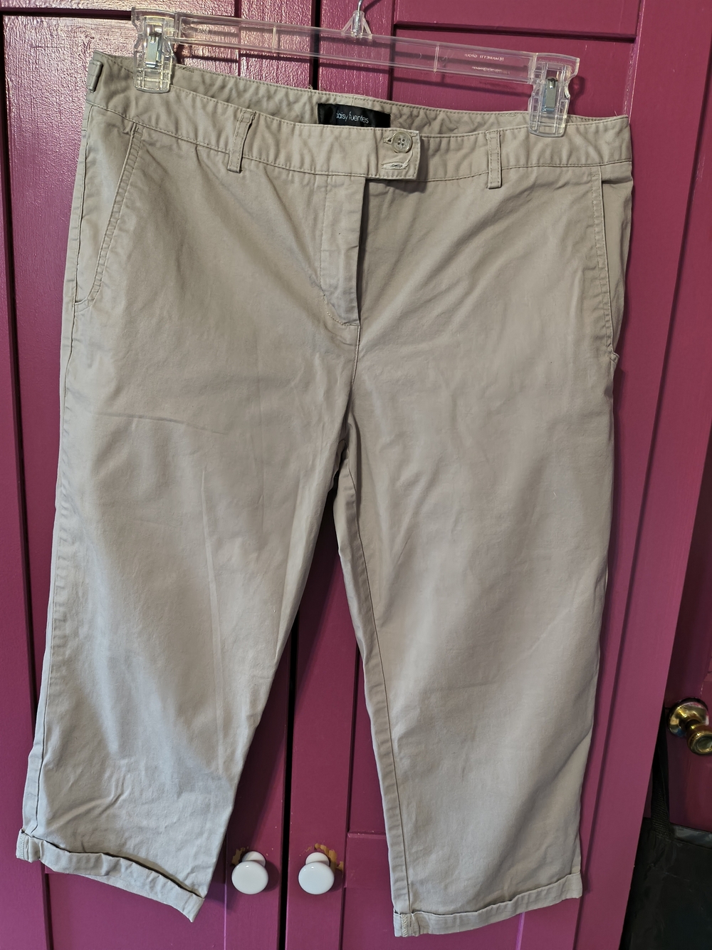 Daisy Fuentes Light Tan Chino Capris size 14 inseam 20"
